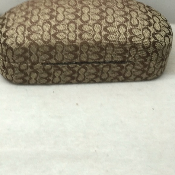 NEW COACH SIGNATURE LOGO Clamshell Halfmoon L case - Picture 4 of 4